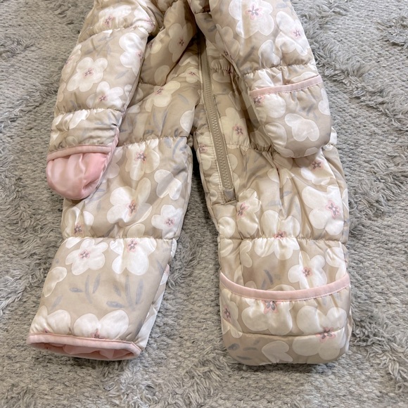 Carters Baby Girl Vintage Floral Pram Snowsuit 12M EUC - Picture 4 of 9